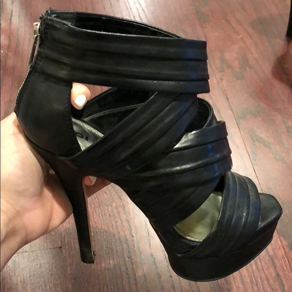 High heels - Picture 2 of 3